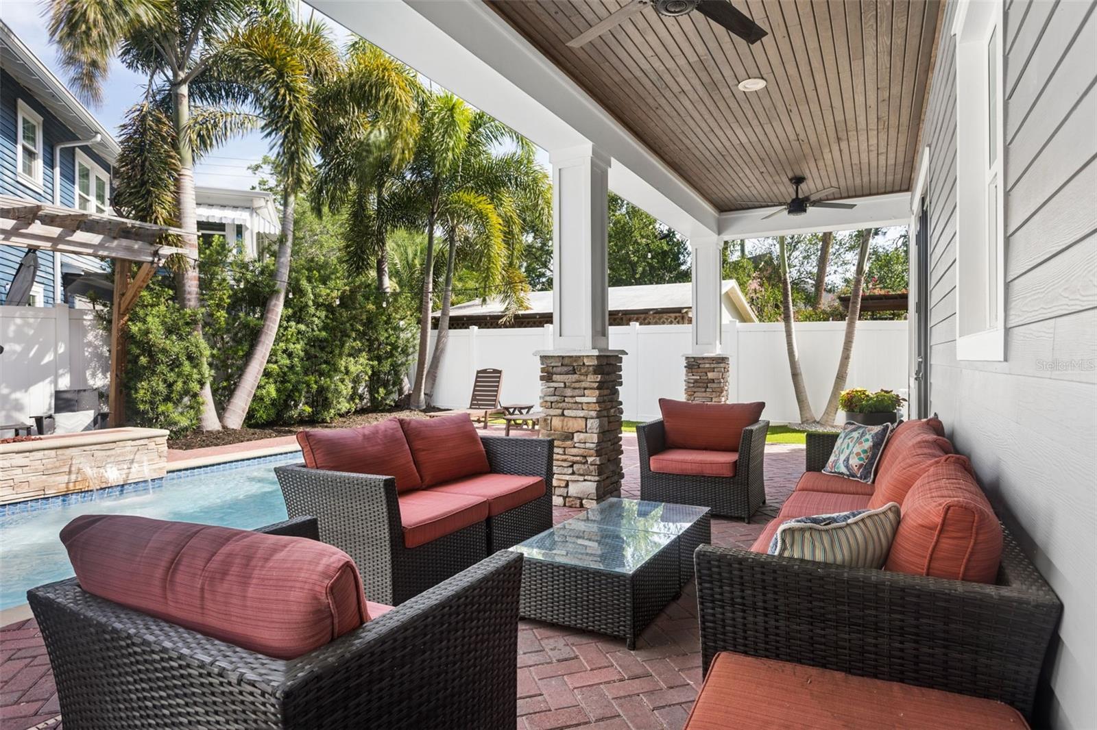 Image 40 of 49 For 2509 Palm Drive