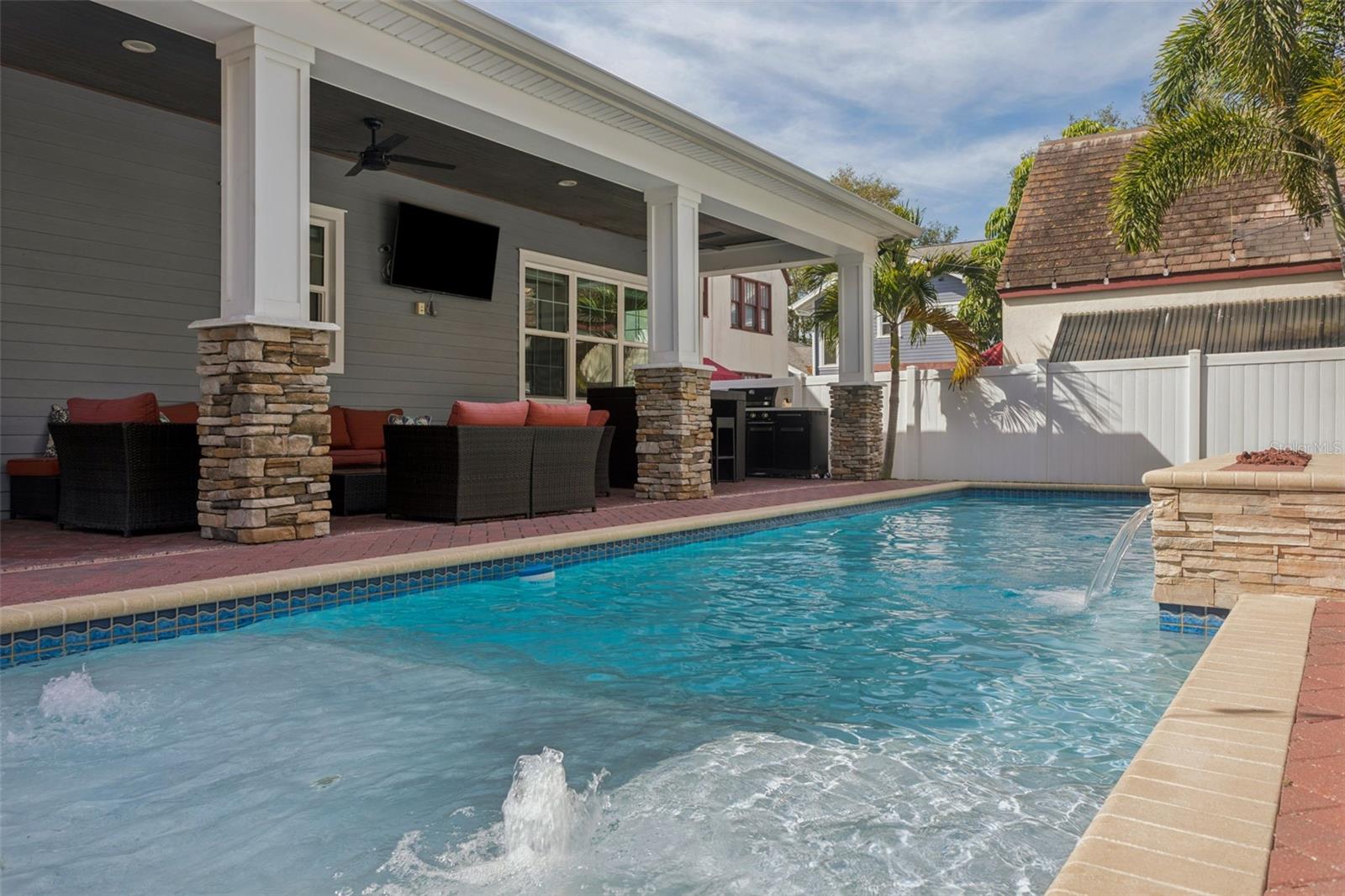 Image 43 of 49 For 2509 Palm Drive