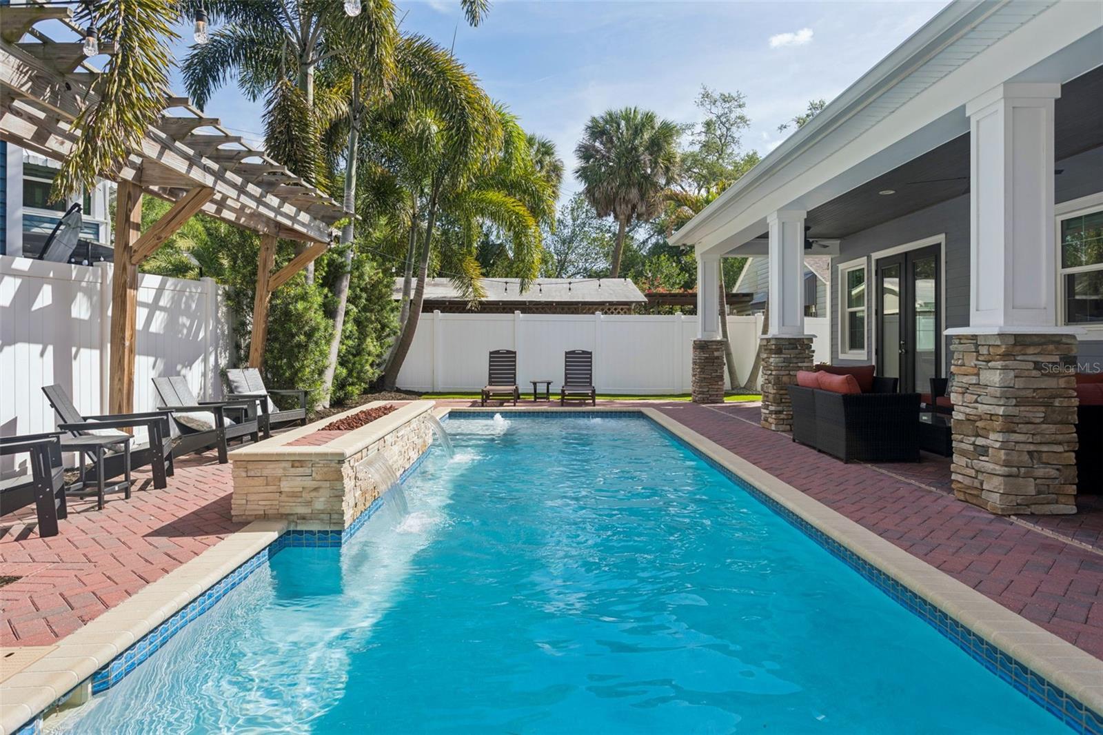 Image 44 of 49 For 2509 Palm Drive