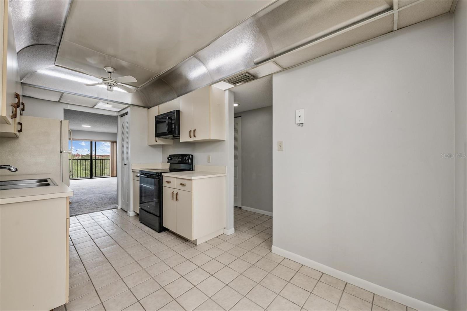 Image 13 of 51 For 3400 Cove Cay Drive 4b