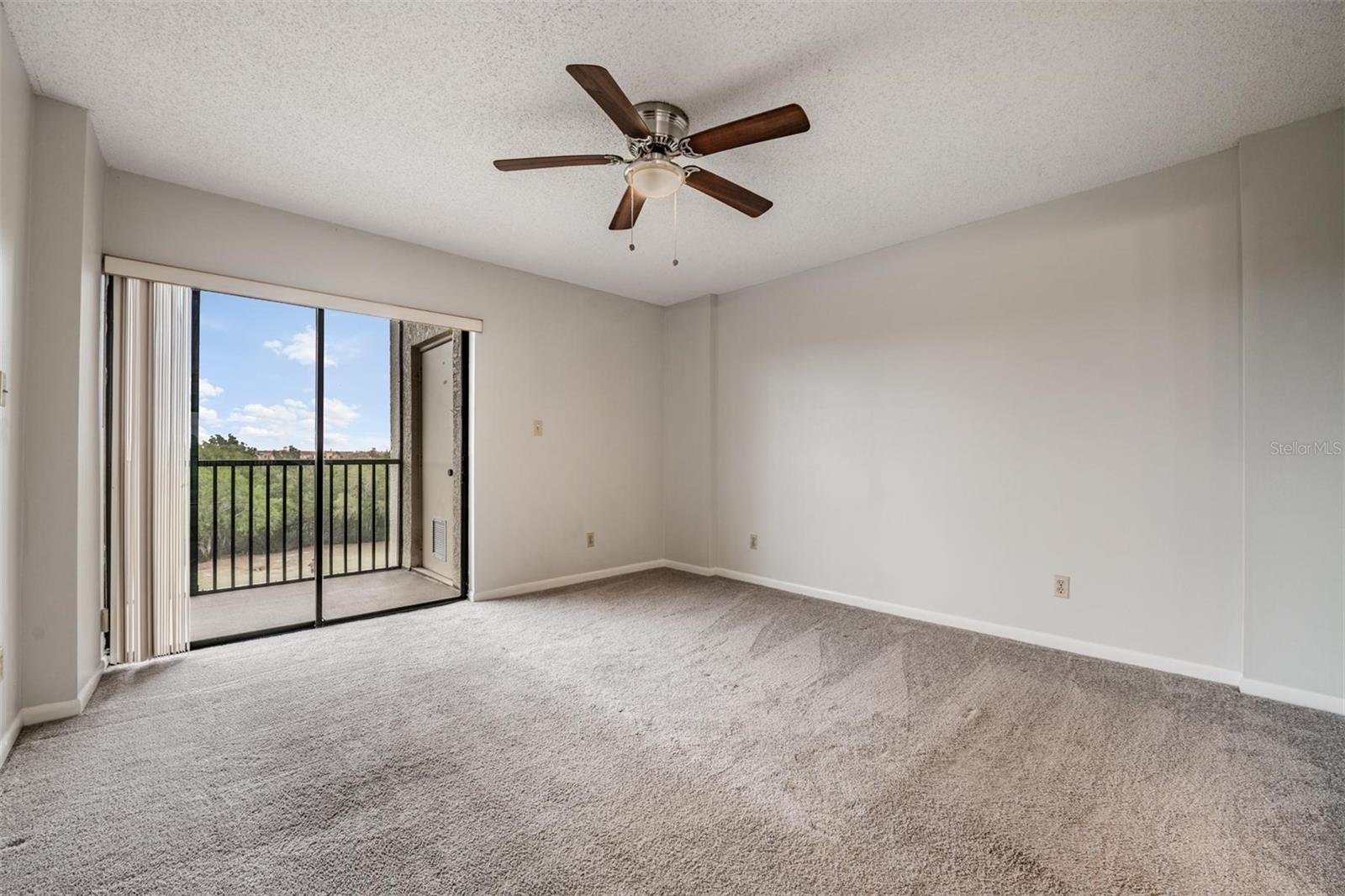 Image 17 of 51 For 3400 Cove Cay Drive 4b