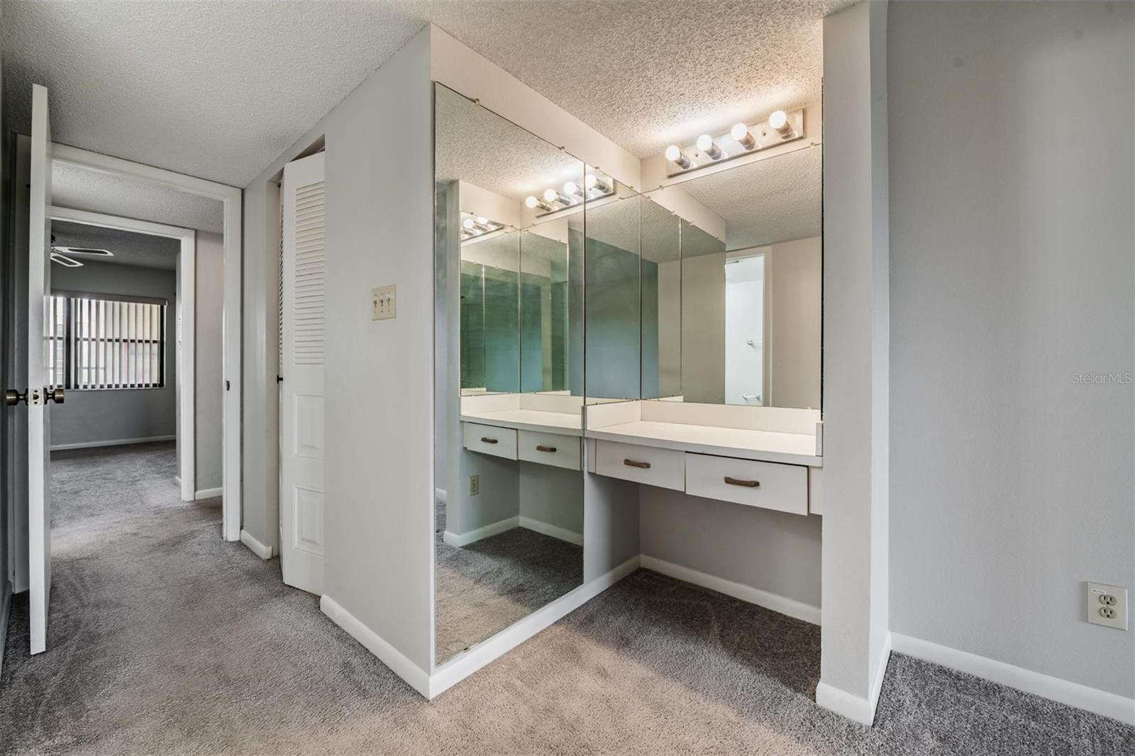 Image 19 of 51 For 3400 Cove Cay Drive 4b