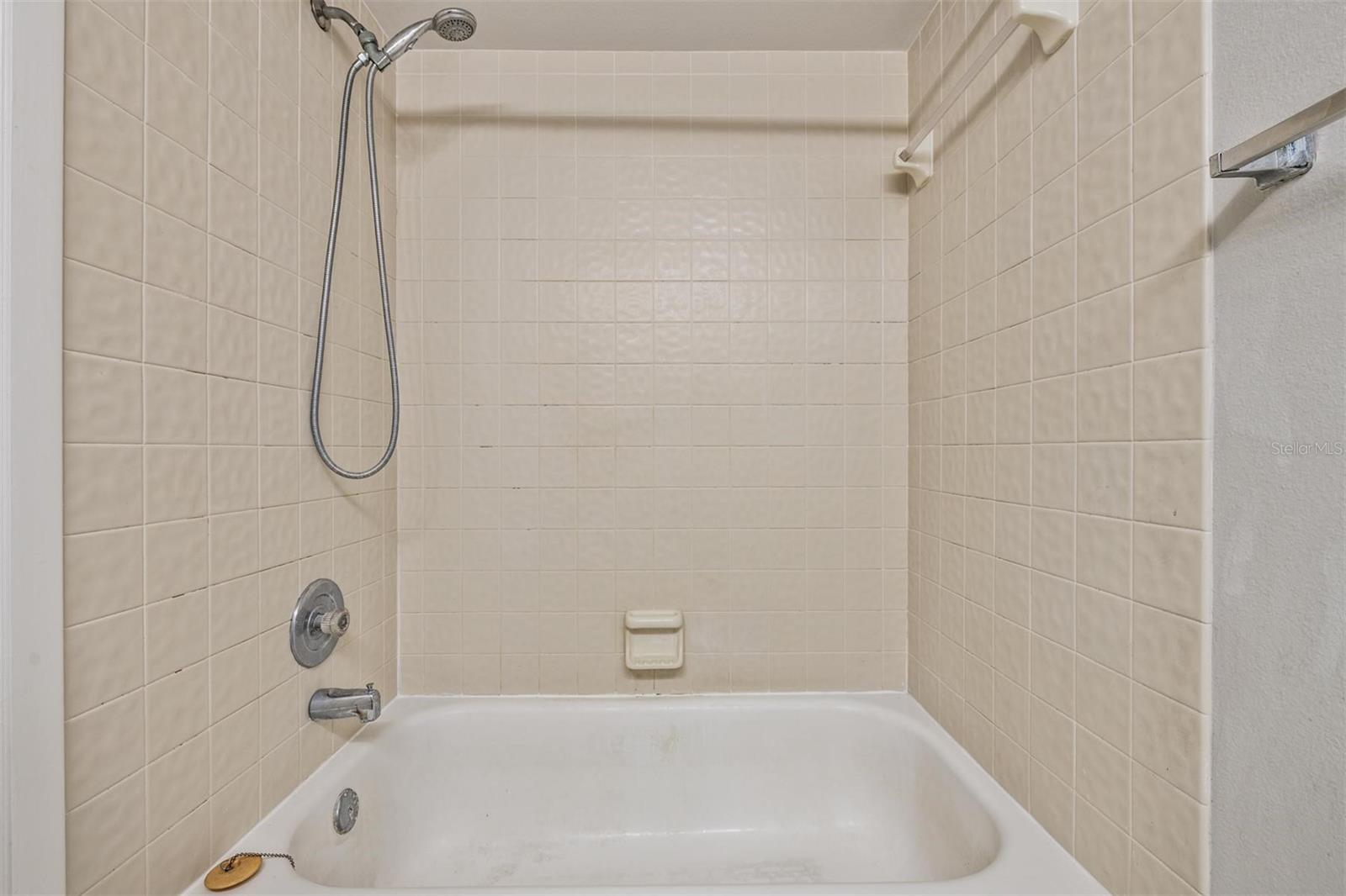 Image 21 of 51 For 3400 Cove Cay Drive 4b