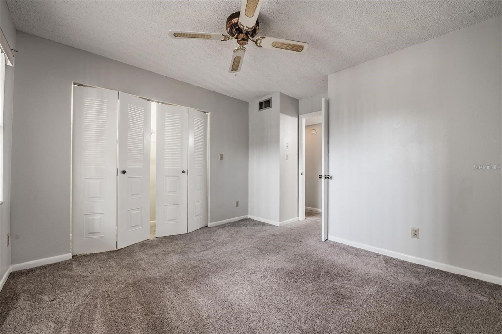 Image 24 of 51 For 3400 Cove Cay Drive 4b