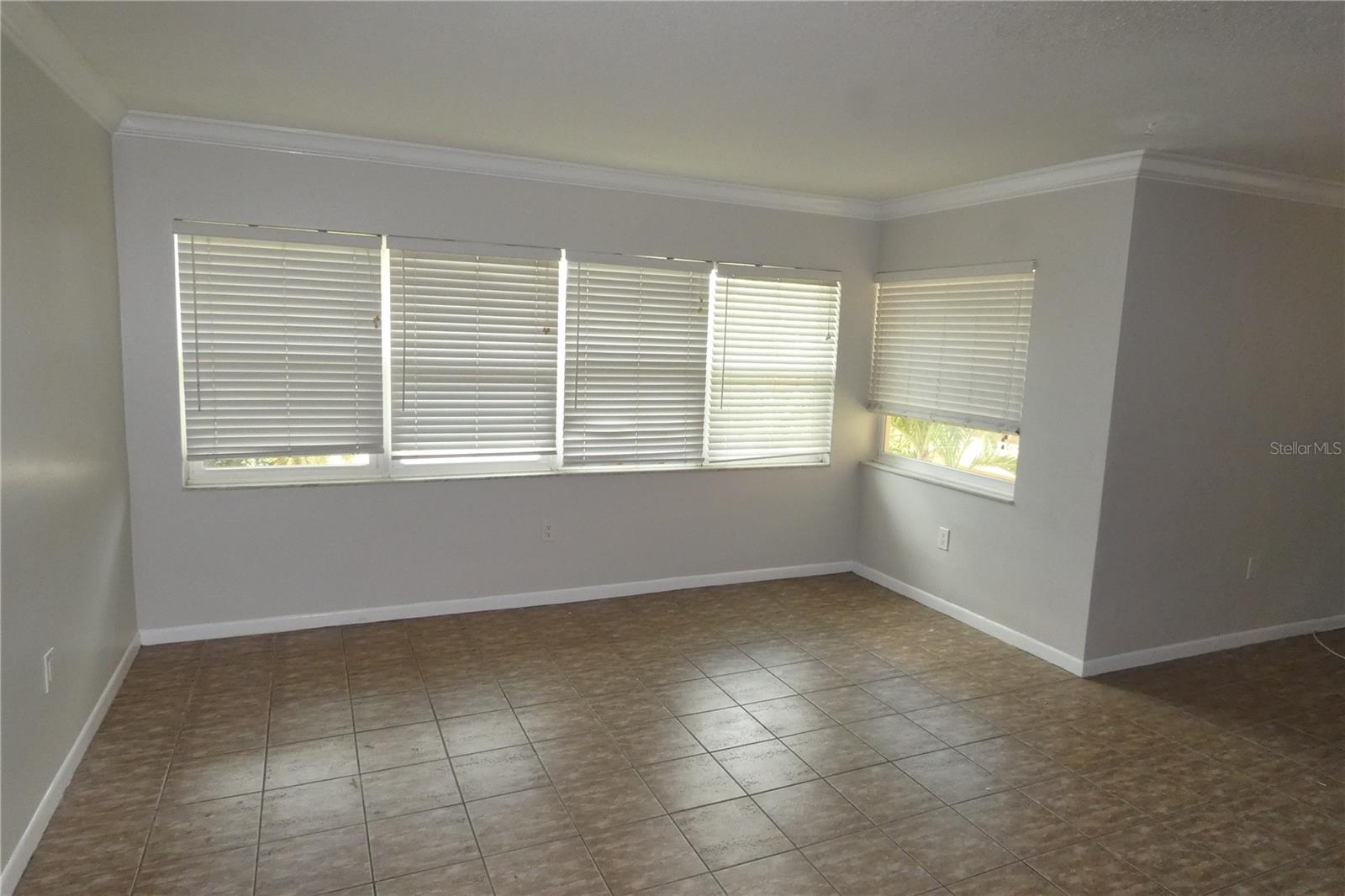 Image 2 of 10 For 5831 8th Avenue N 206