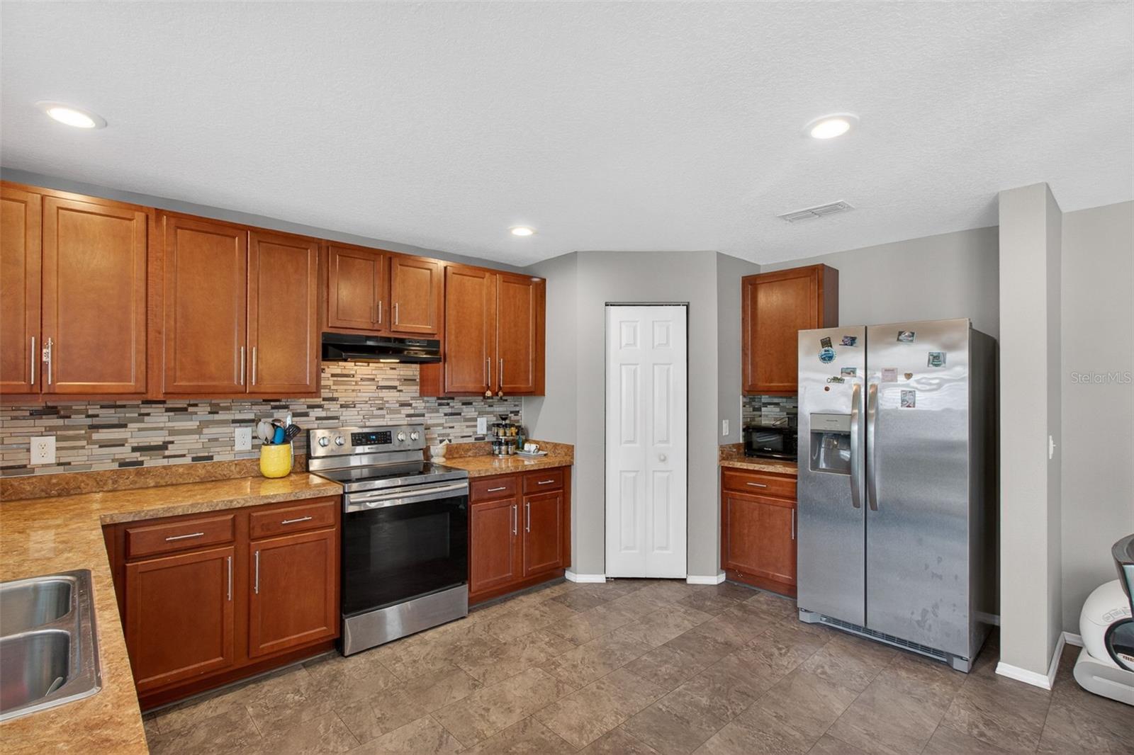 Image 16 of 44 For 11154 Running Pine Drive