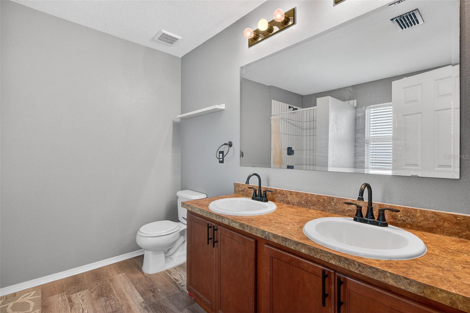 Image 26 of 44 For 11154 Running Pine Drive