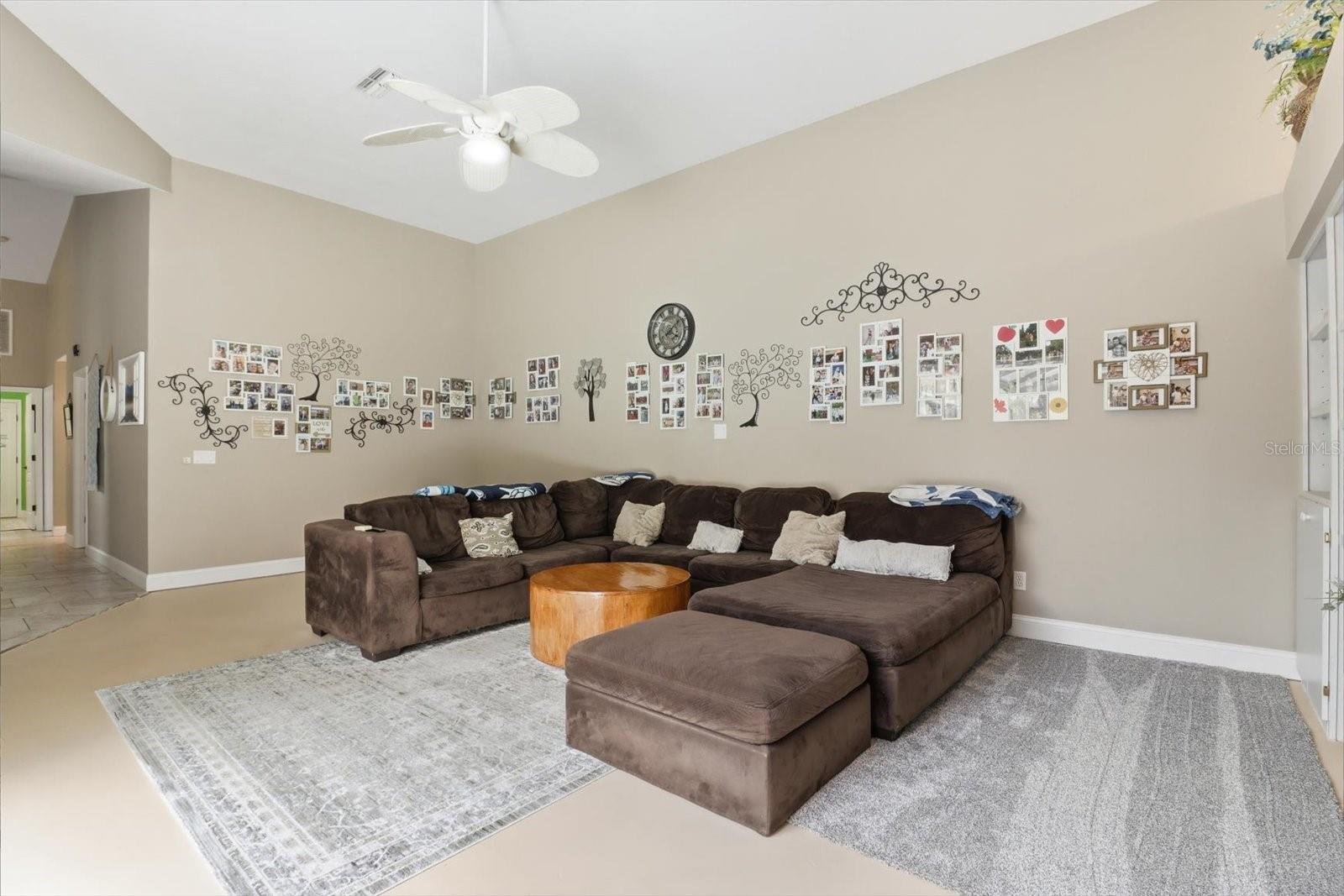 Listing photo id 13 for 30 Pine Street