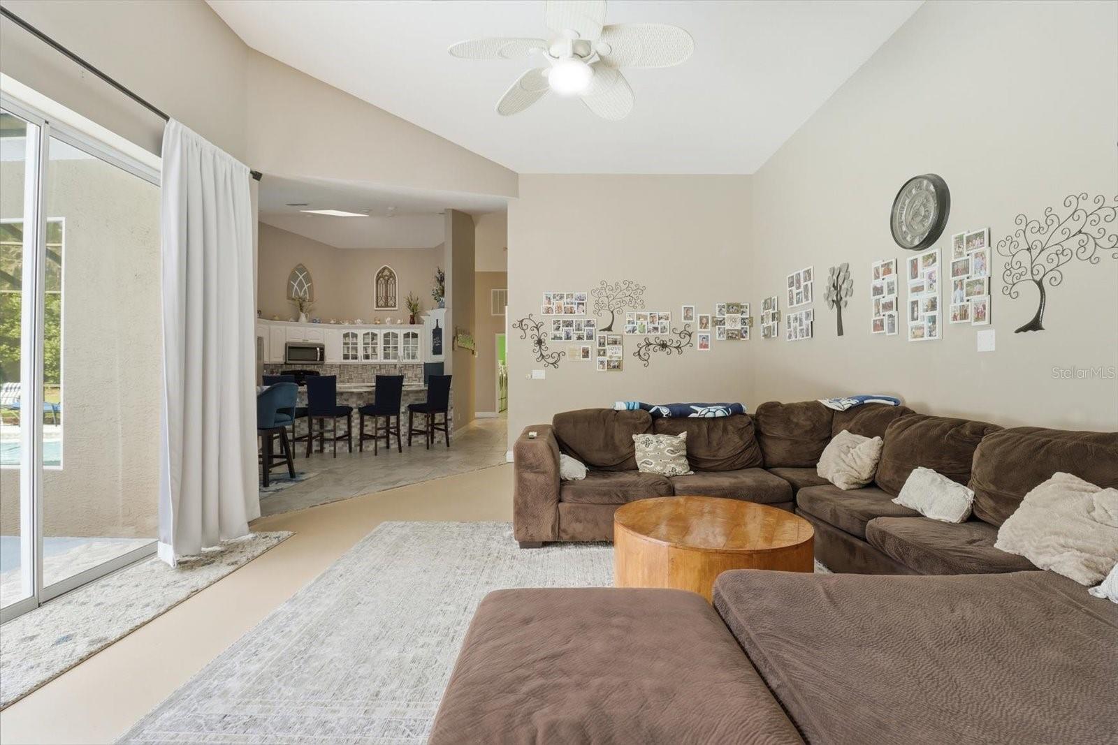 Listing photo id 14 for 30 Pine Street