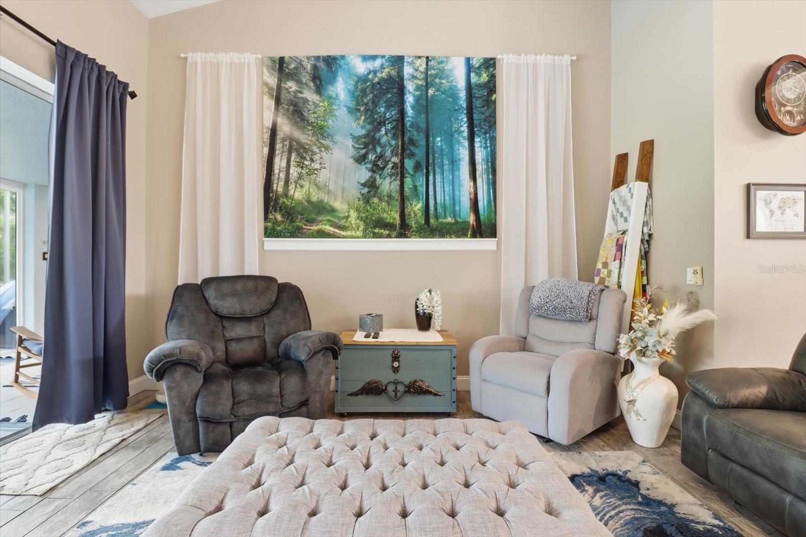 Listing photo id 18 for 30 Pine Street