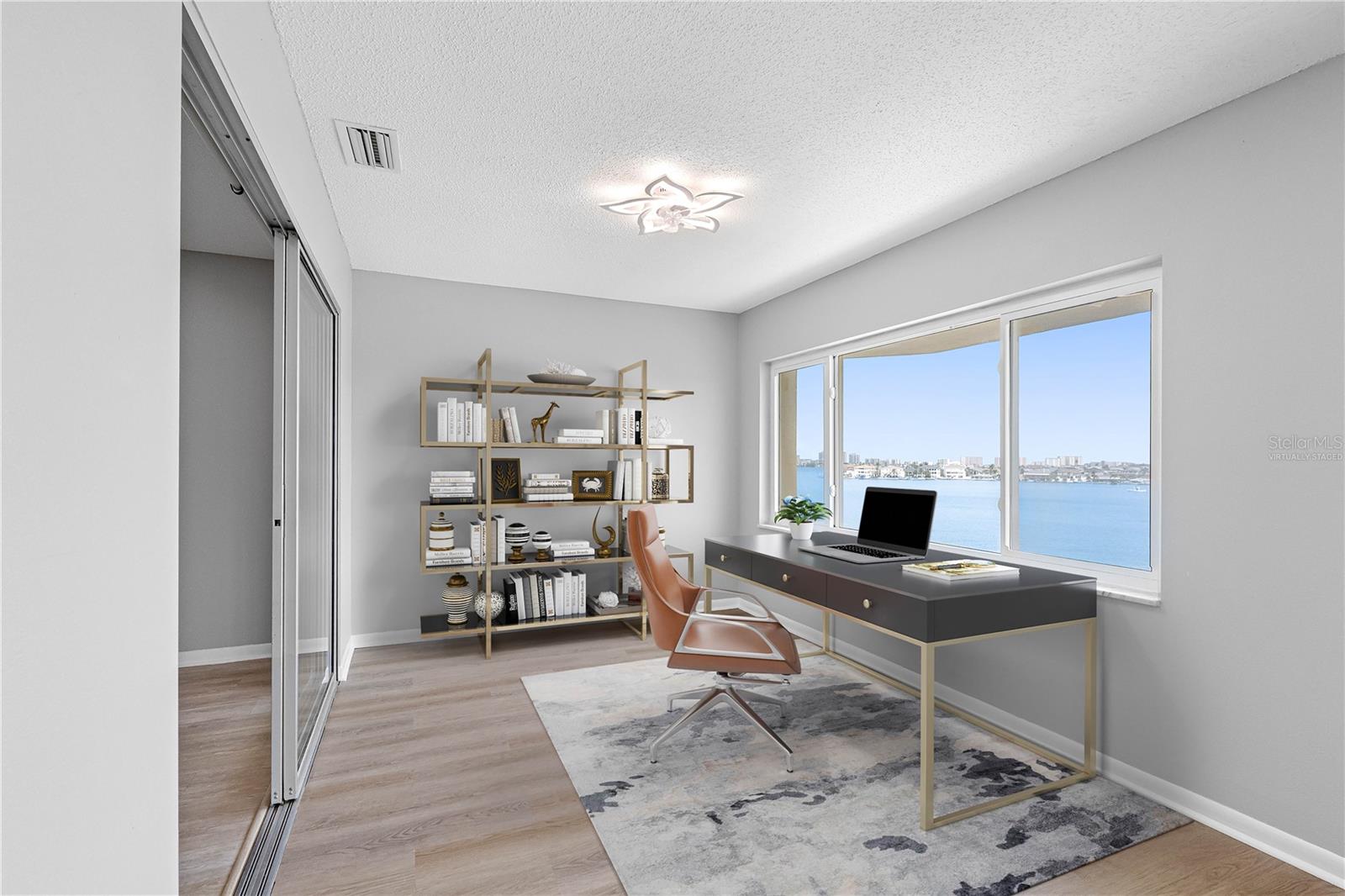 Image 25 of 48 For 100 Bluff View Drive 404c