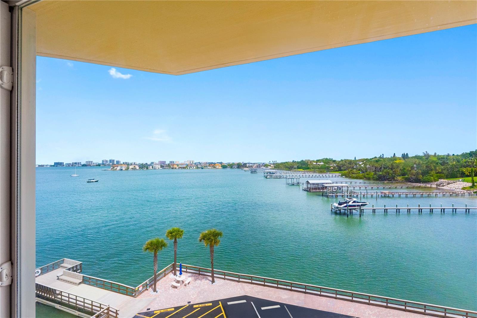 Image 27 of 48 For 100 Bluff View Drive 404c