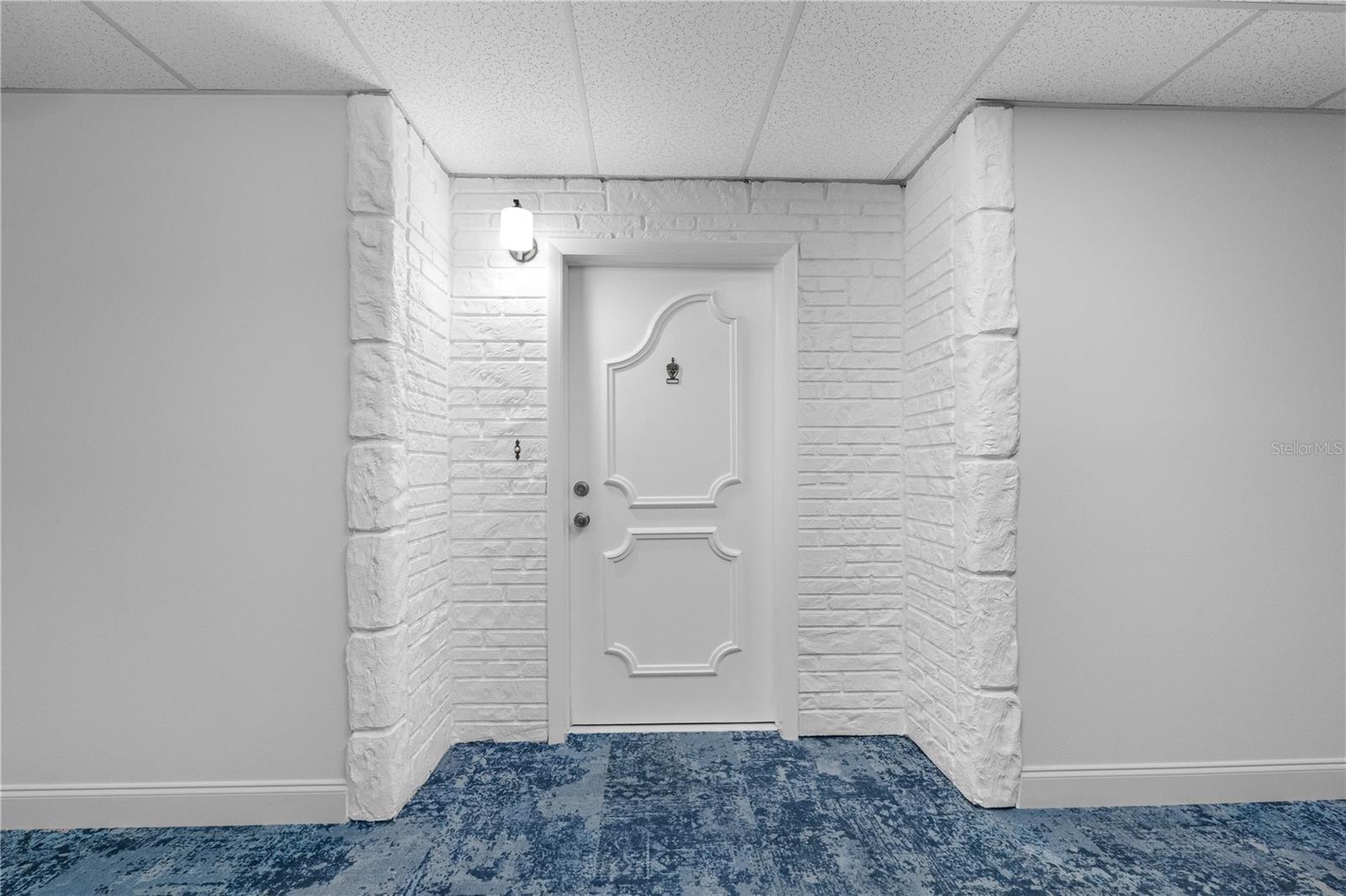 Image 37 of 48 For 100 Bluff View Drive 404c