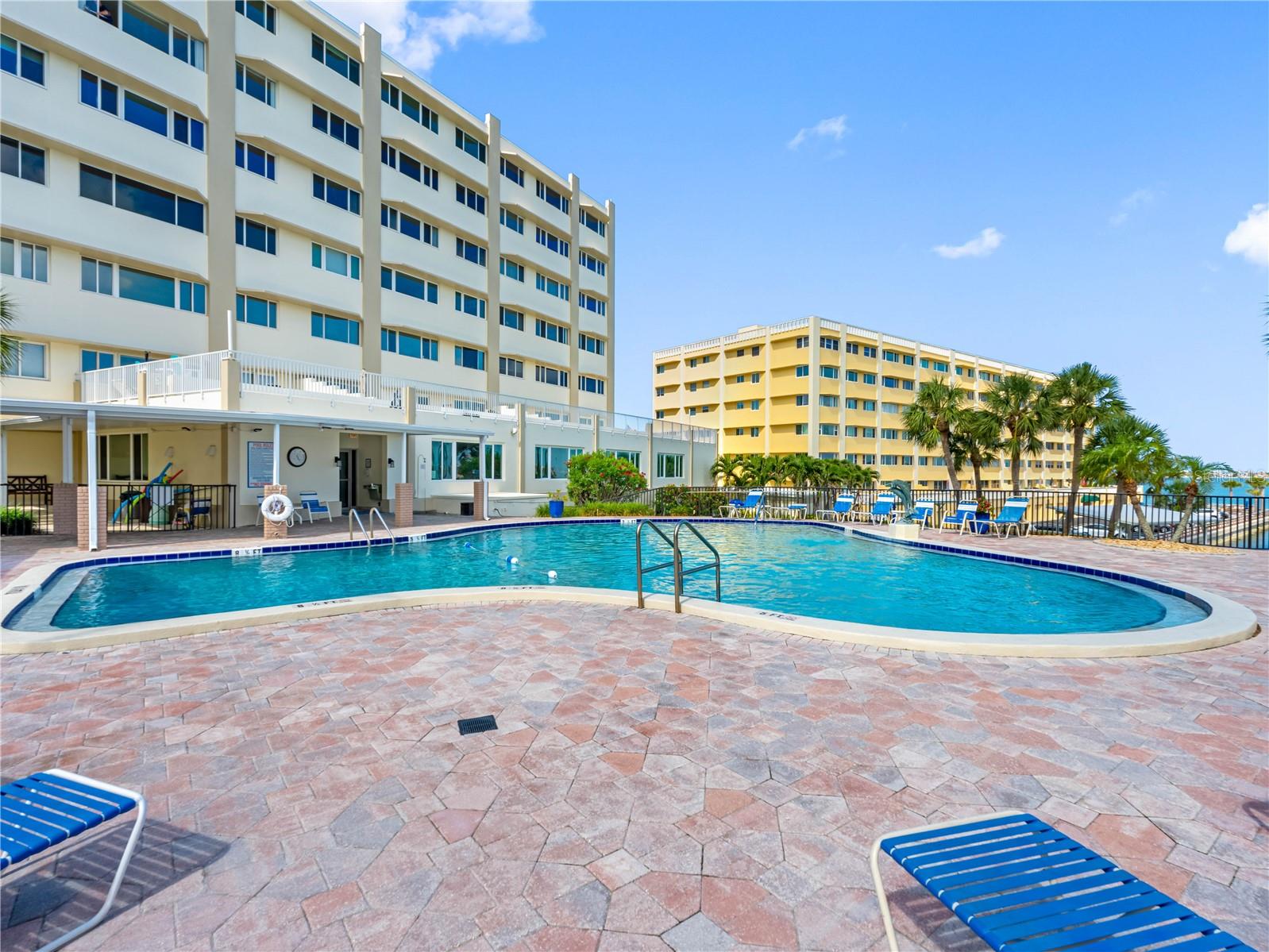 Image 41 of 48 For 100 Bluff View Drive 404c