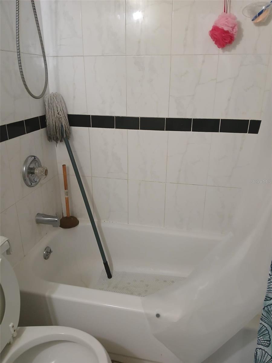 Image 10 of 11 For 2916 Wilder Avenue