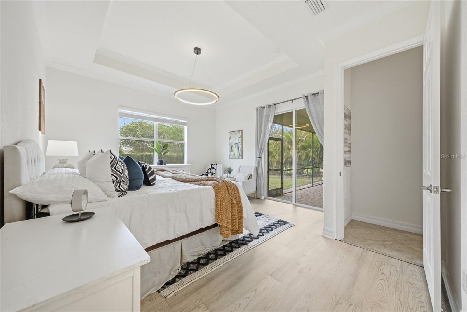 Image 18 of 39 For 12241 Perennial Place