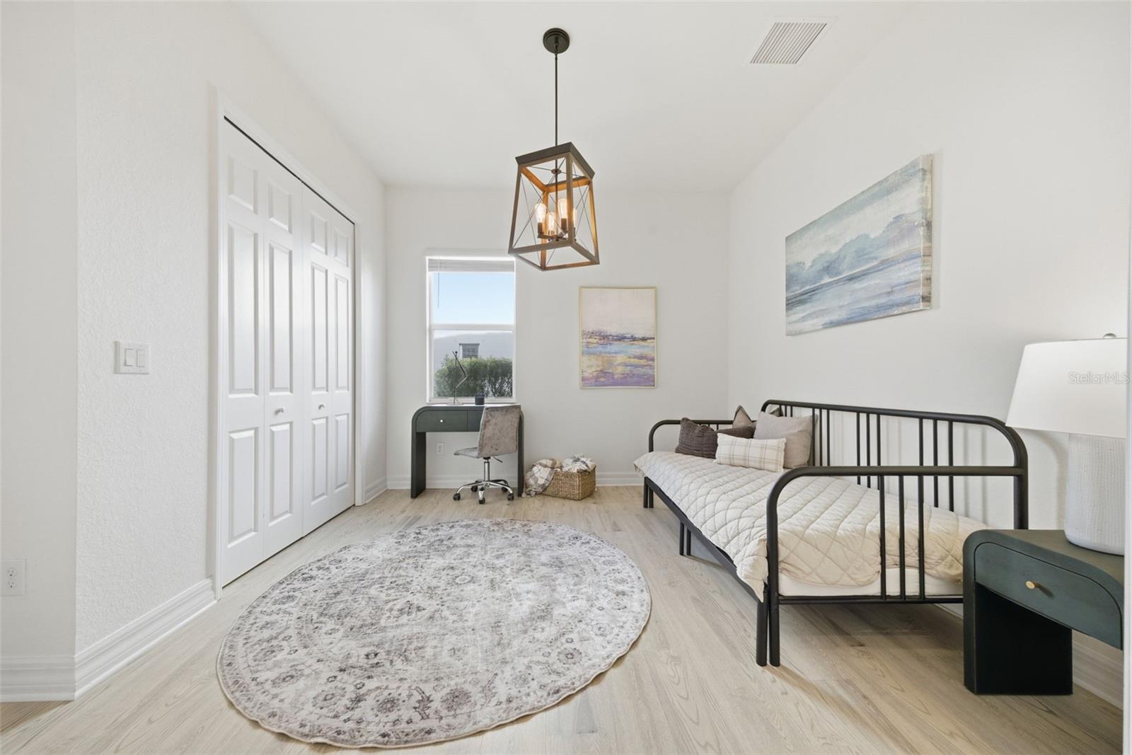 Image 25 of 39 For 12241 Perennial Place