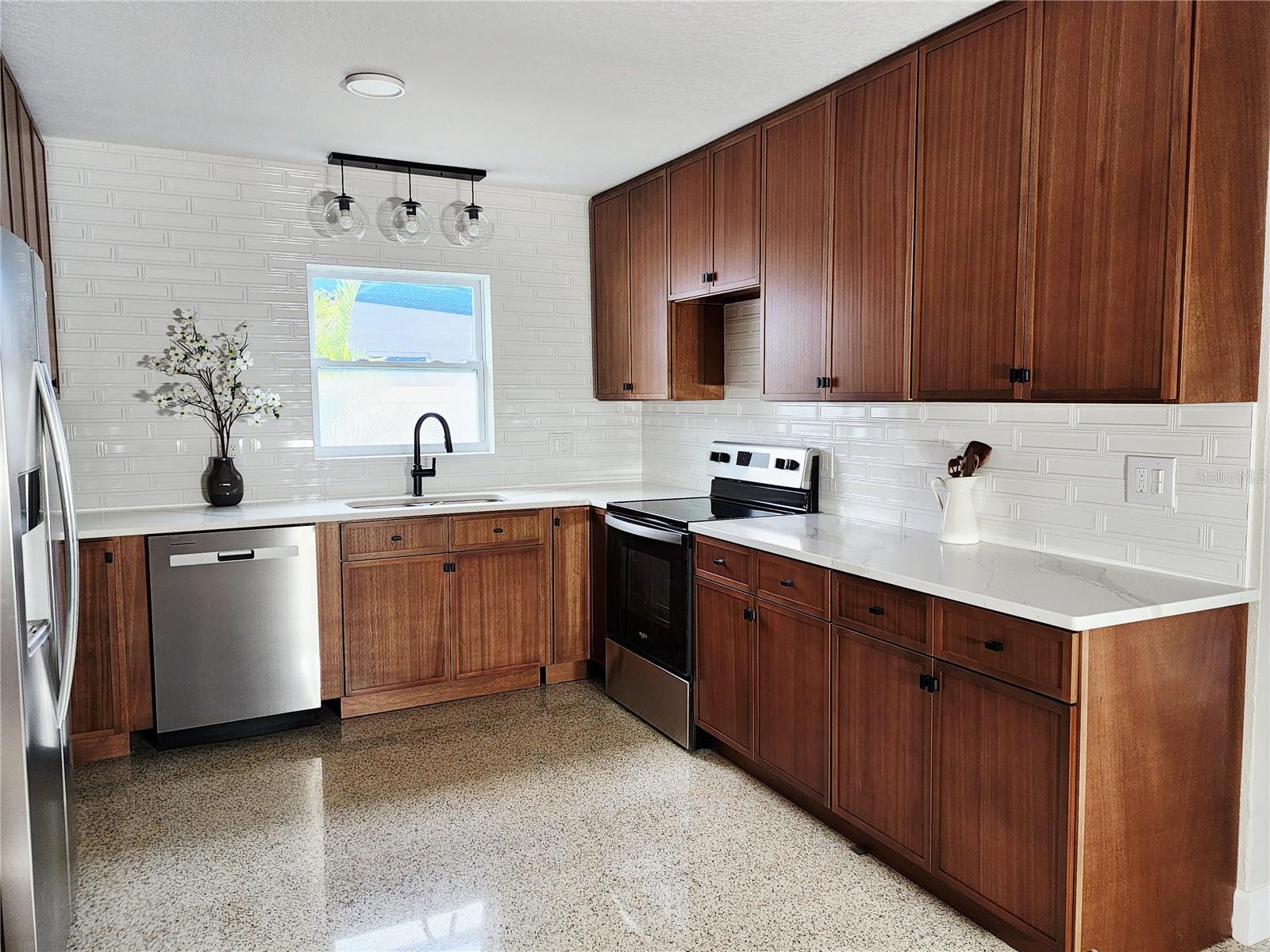 Image 9 of 27 For 345 55th Avenue S