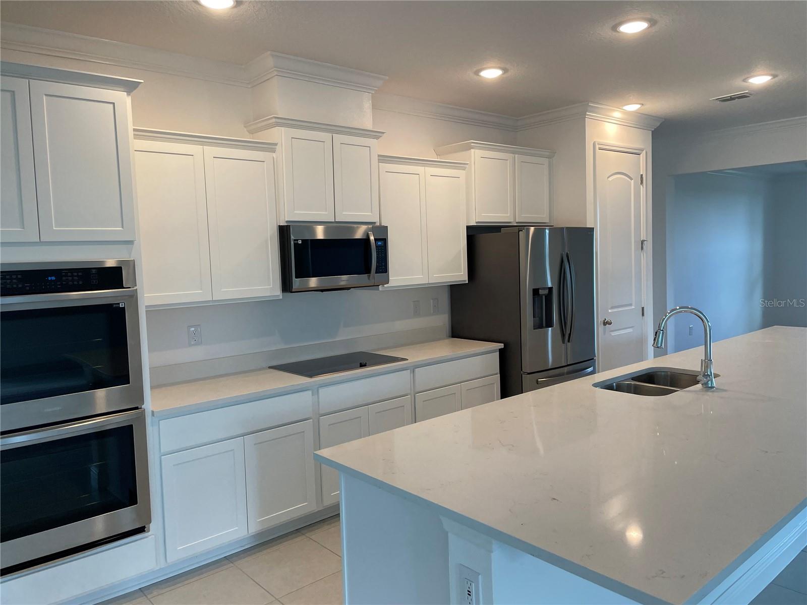 Image 13 of 19 For 10060 Dolphin Gull Circle