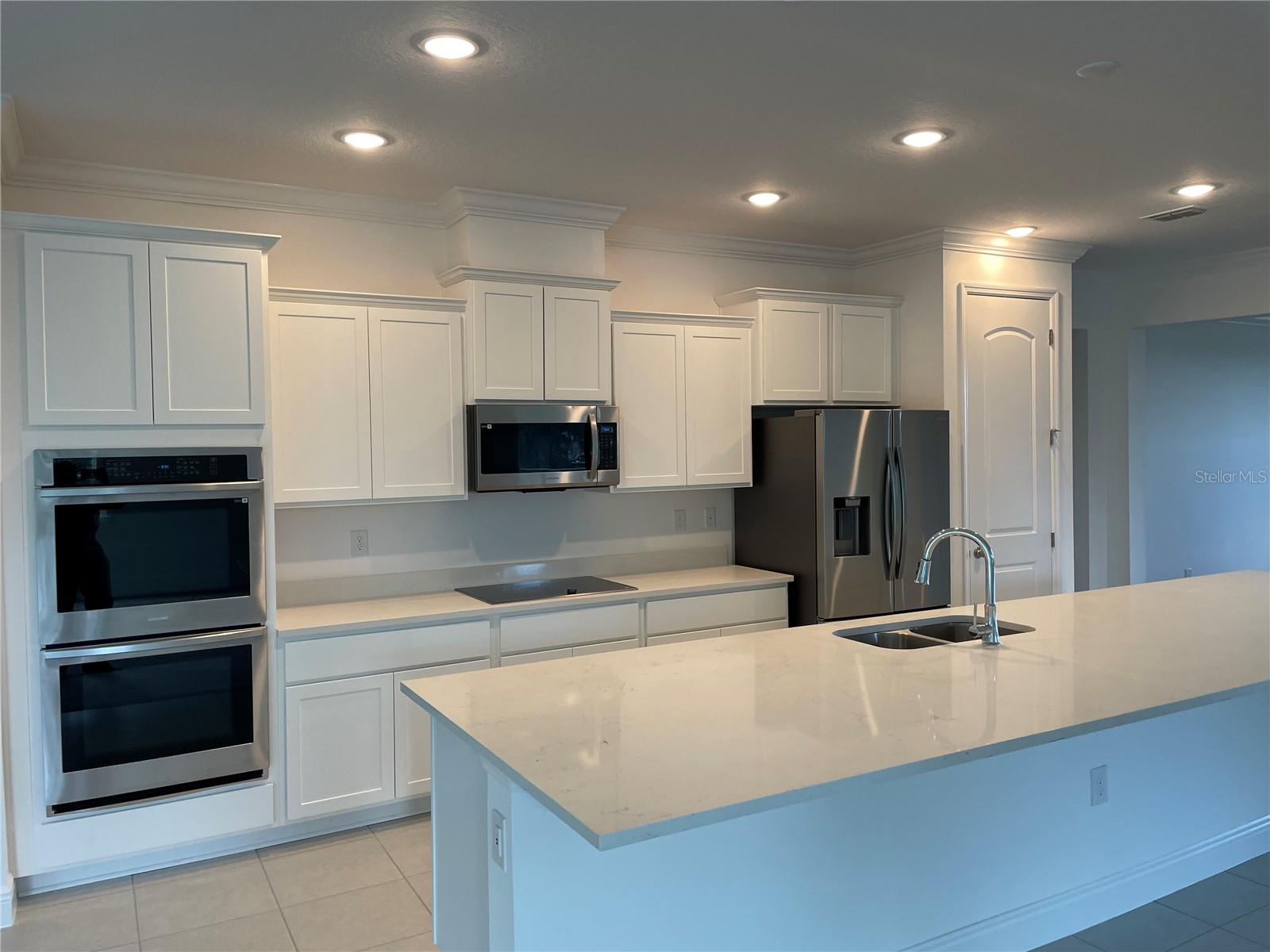 Image 15 of 19 For 10060 Dolphin Gull Circle