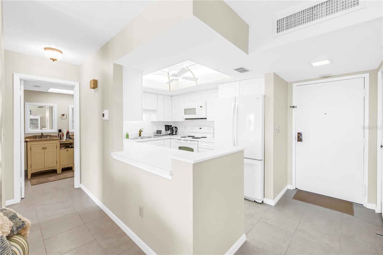 Image 14 of 52 For 5220 Brittany Drive S 1202