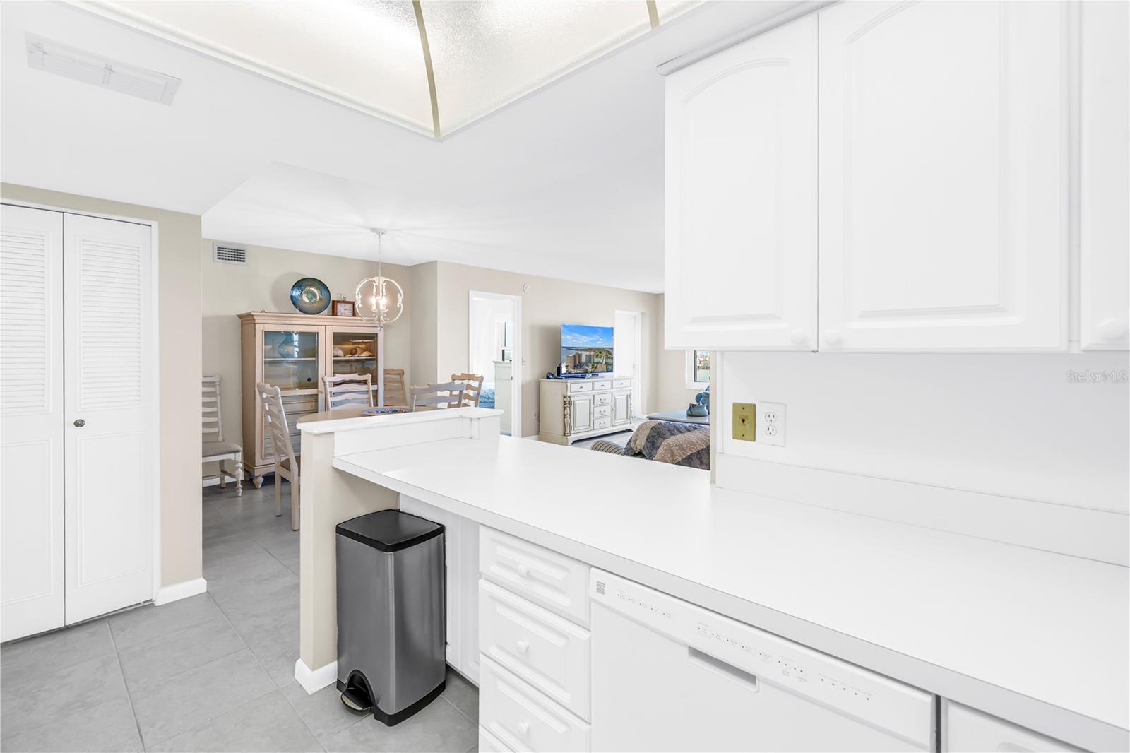 Image 17 of 52 For 5220 Brittany Drive S 1202