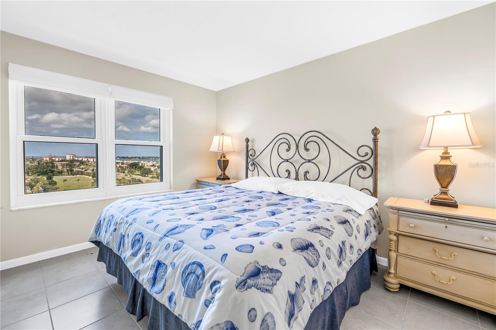 Image 19 of 52 For 5220 Brittany Drive S 1202