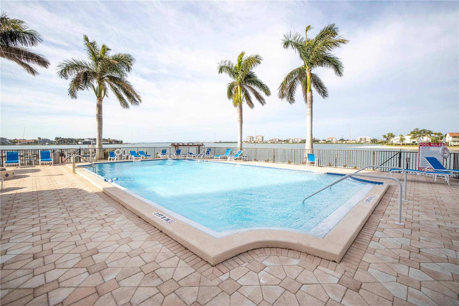 Image 31 of 52 For 5220 Brittany Drive S 1202