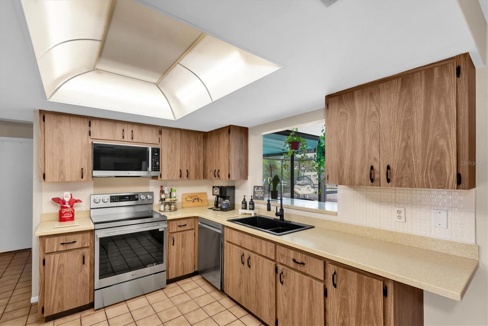 Image 12 of 56 For 14321 113th Avenue N