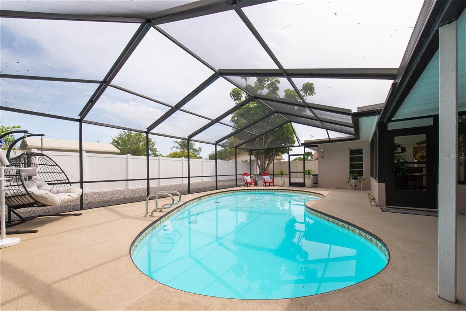 Image 38 of 56 For 14321 113th Avenue N