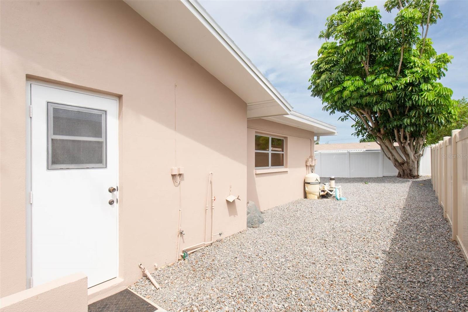 Image 41 of 56 For 14321 113th Avenue N