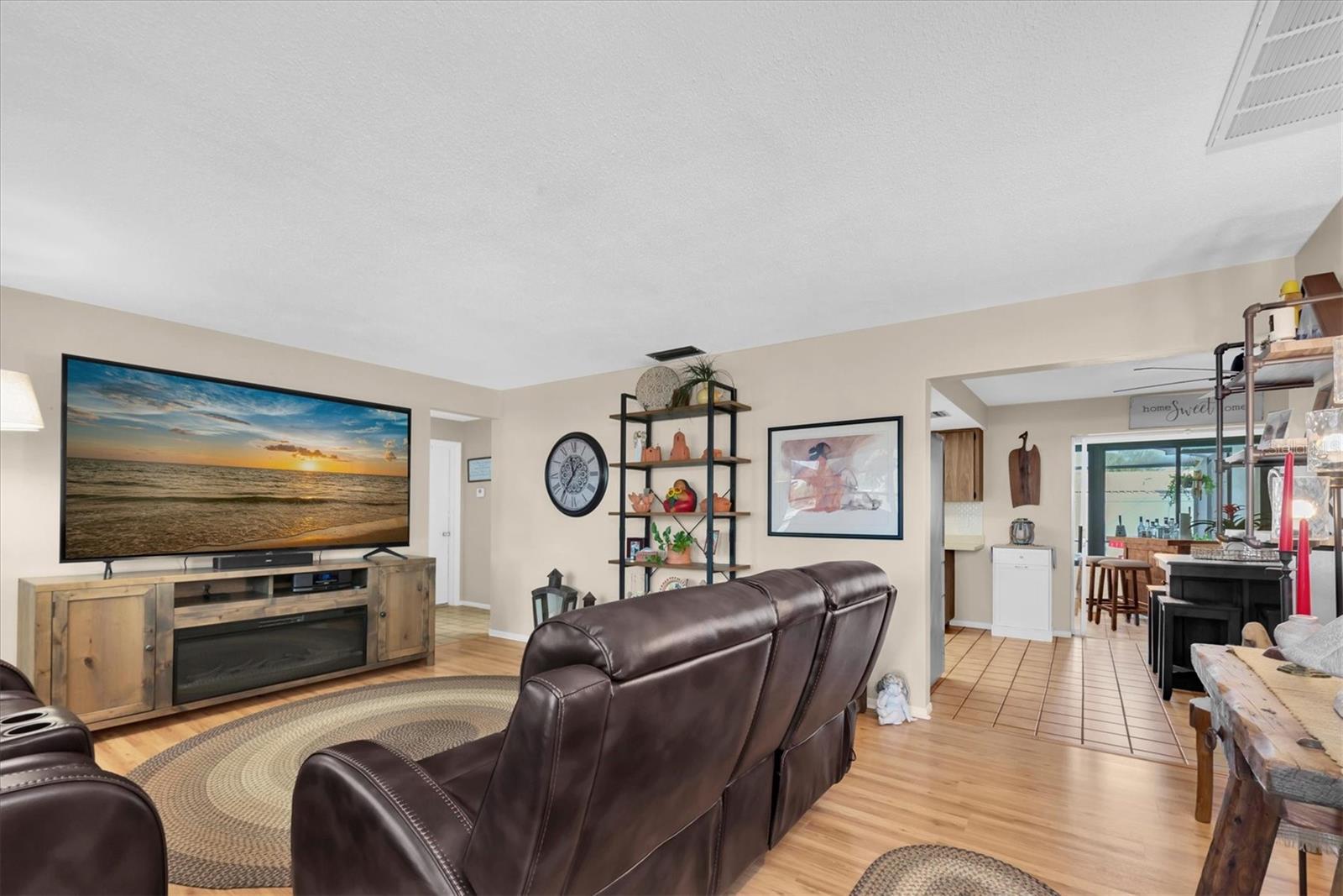 Image 8 of 56 For 14321 113th Avenue N