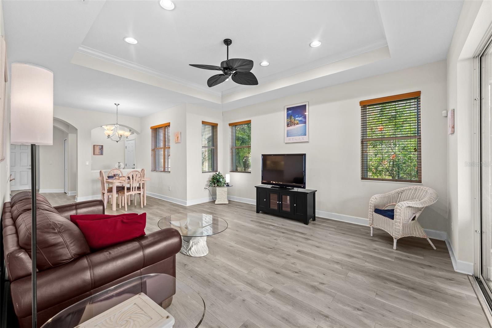 Image 16 of 50 For 718 Chipper Drive