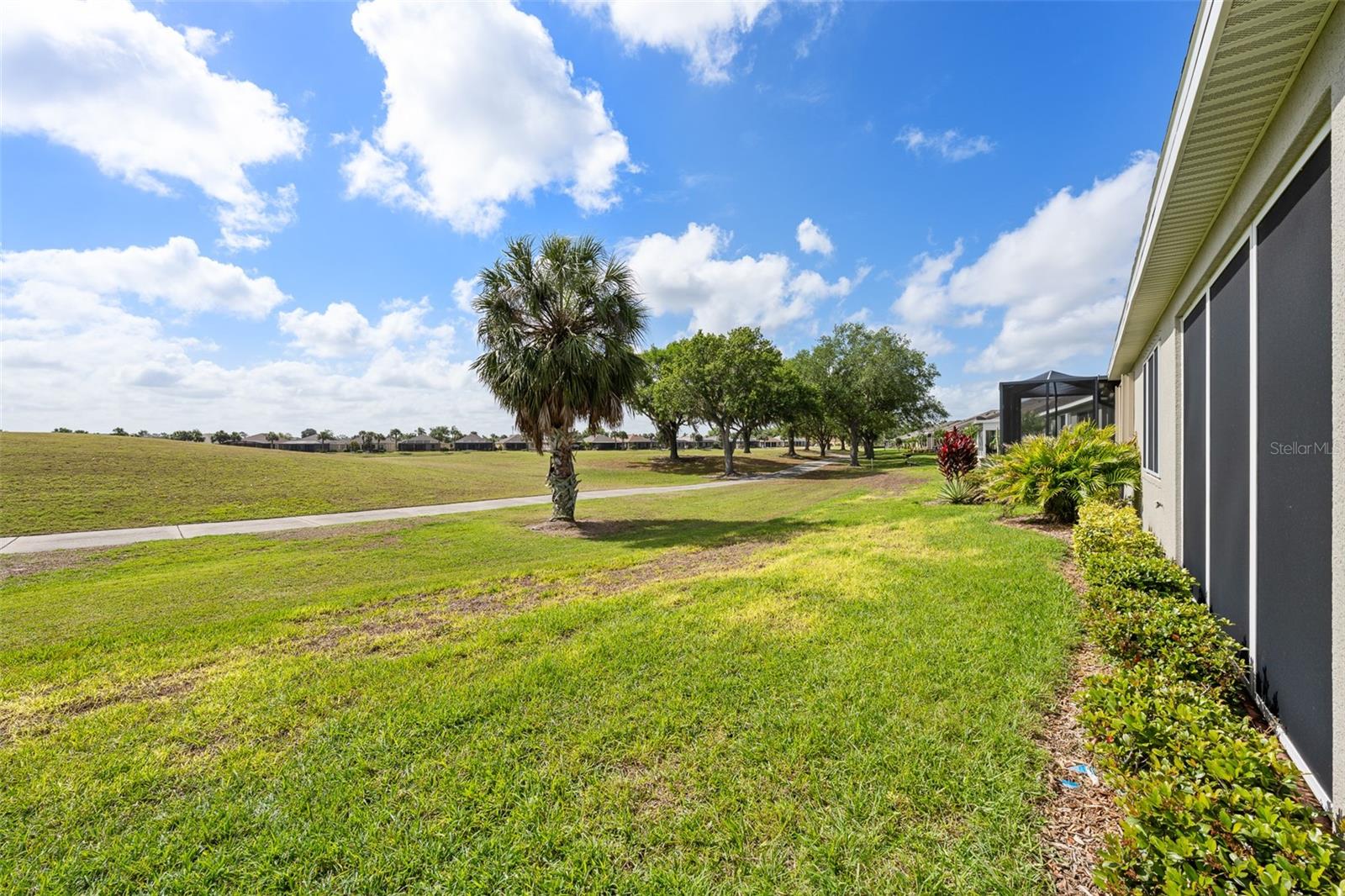 Image 33 of 50 For 718 Chipper Drive