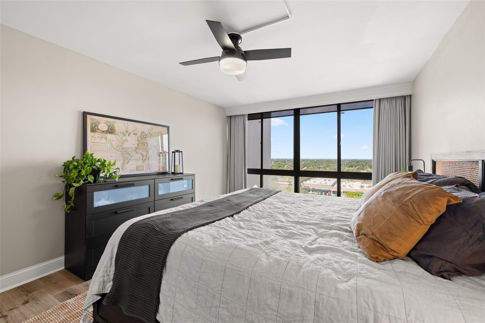 Image 13 of 48 For 3301 Bayshore Boulevard 1510a