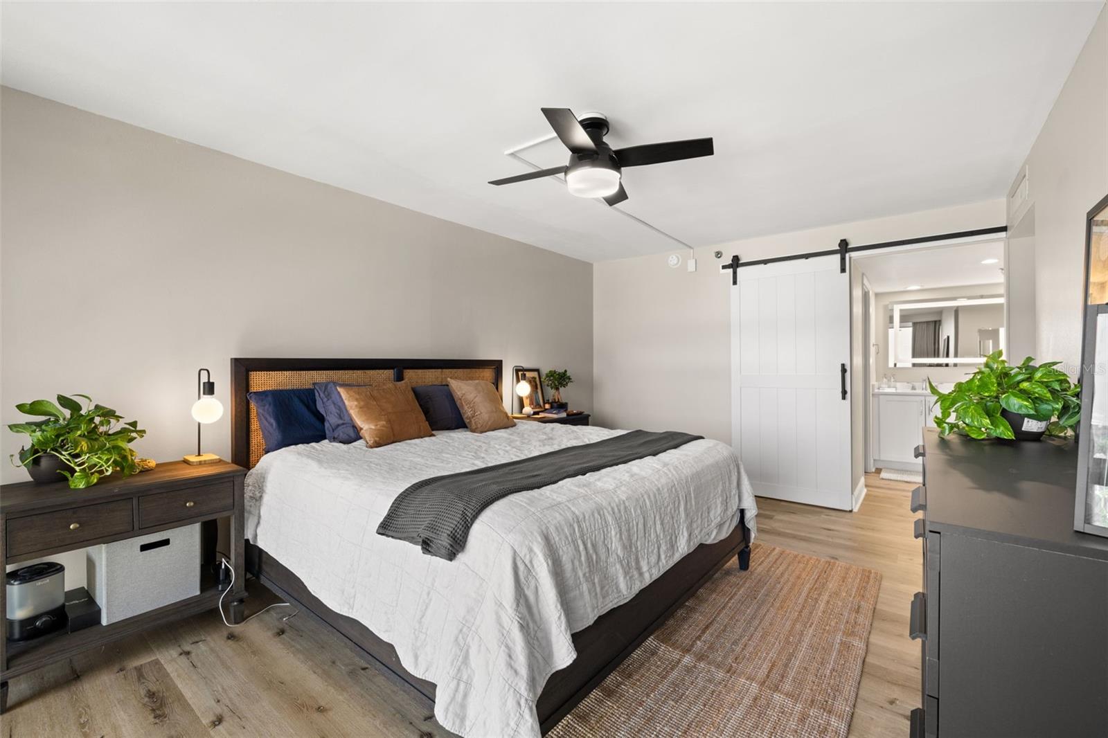 Image 14 of 48 For 3301 Bayshore Boulevard 1510a