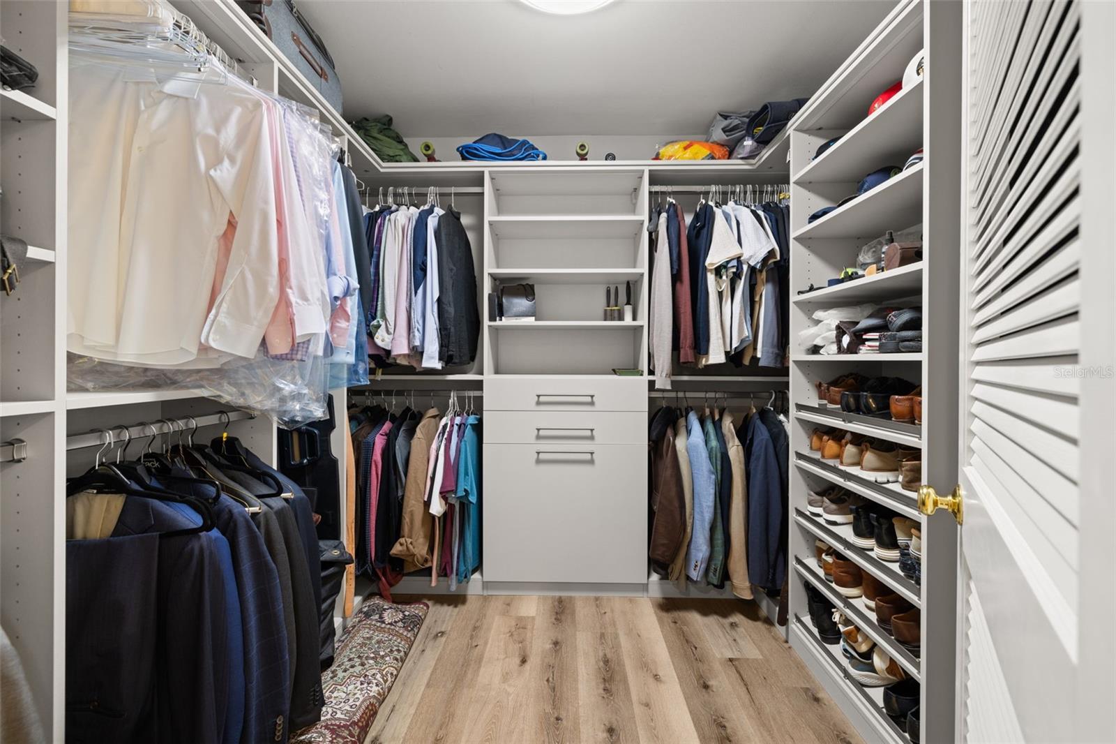 Image 16 of 48 For 3301 Bayshore Boulevard 1510a