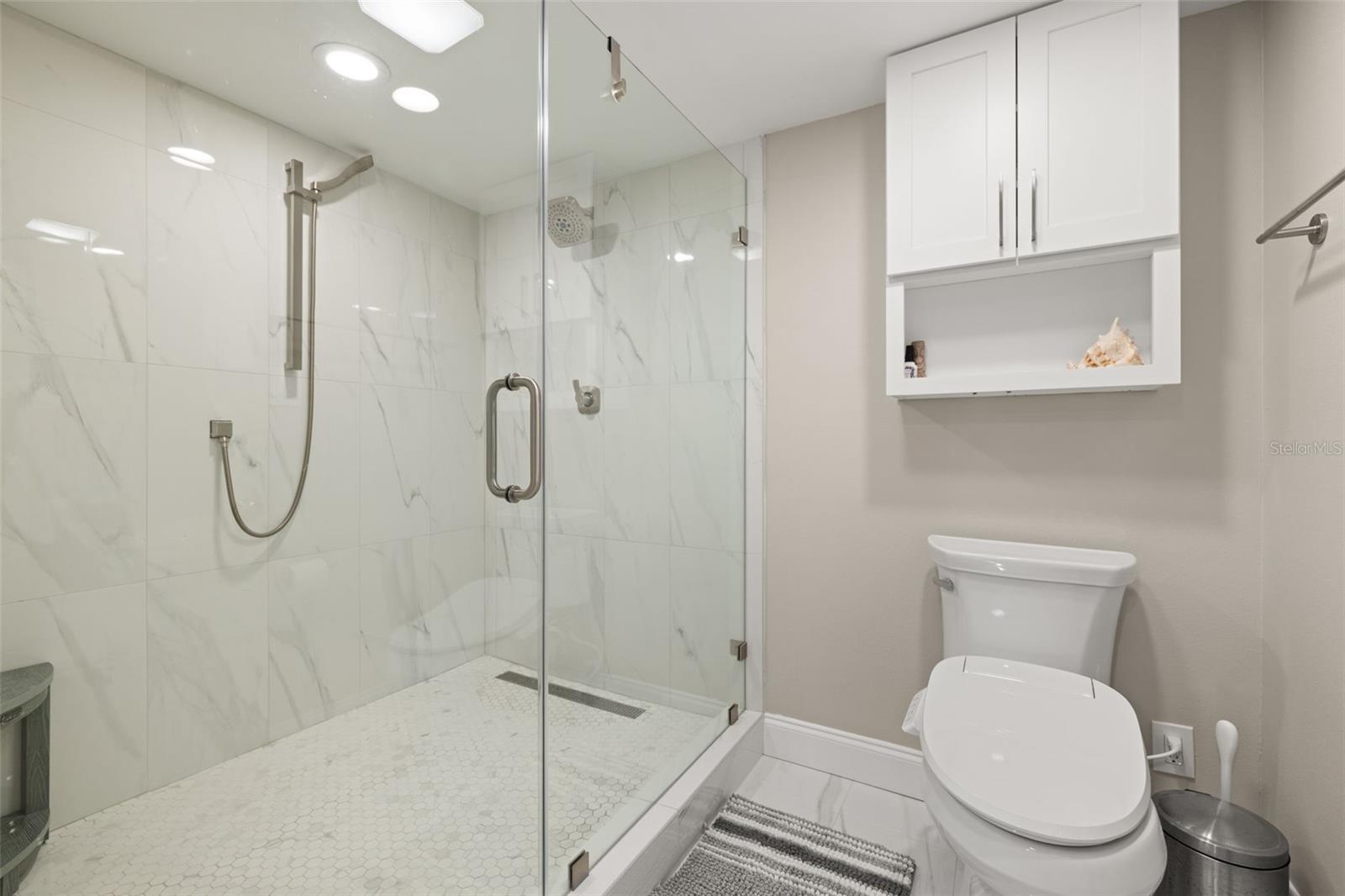 Image 21 of 48 For 3301 Bayshore Boulevard 1510a