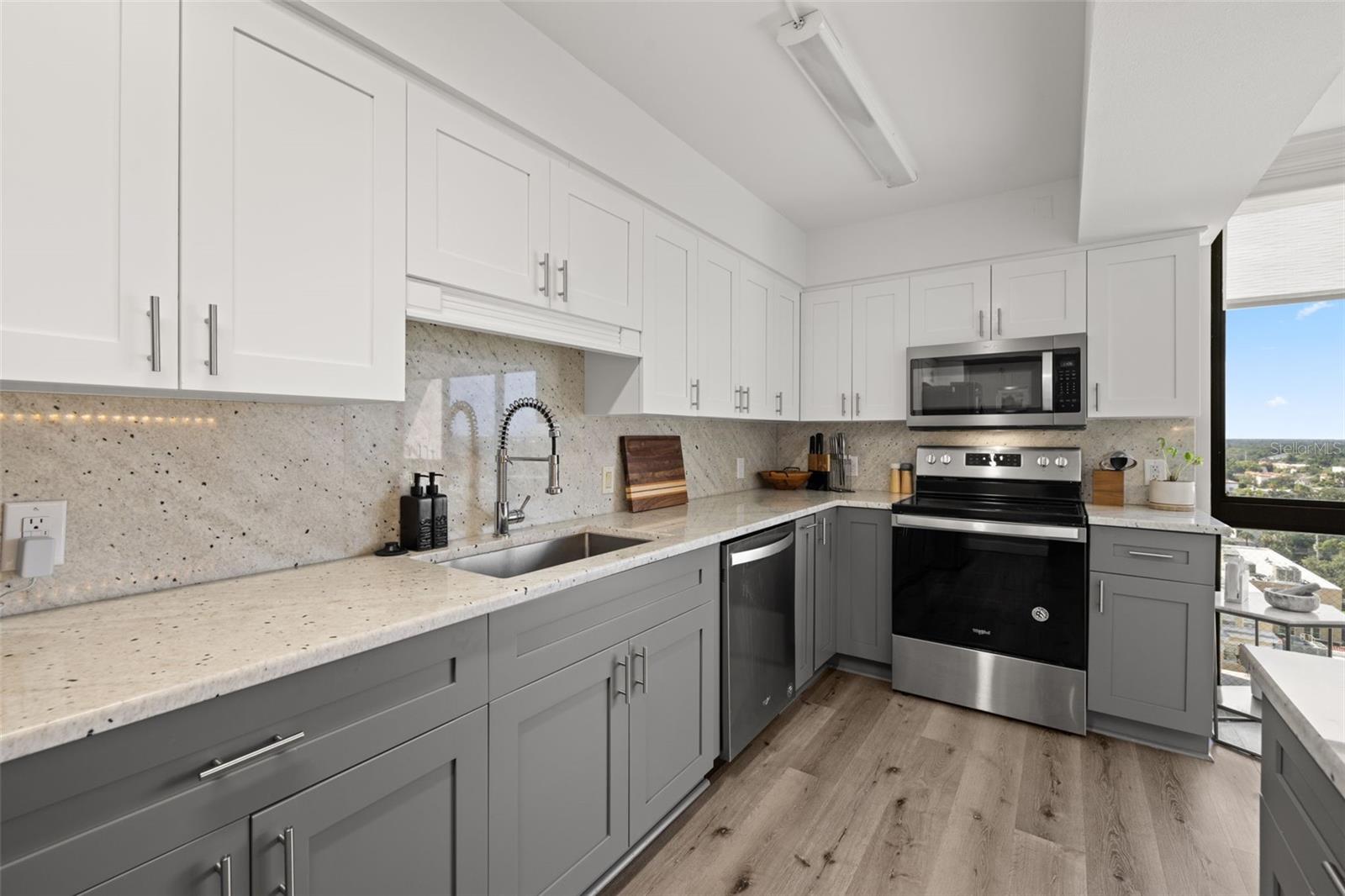 Image 31 of 48 For 3301 Bayshore Boulevard 1510a