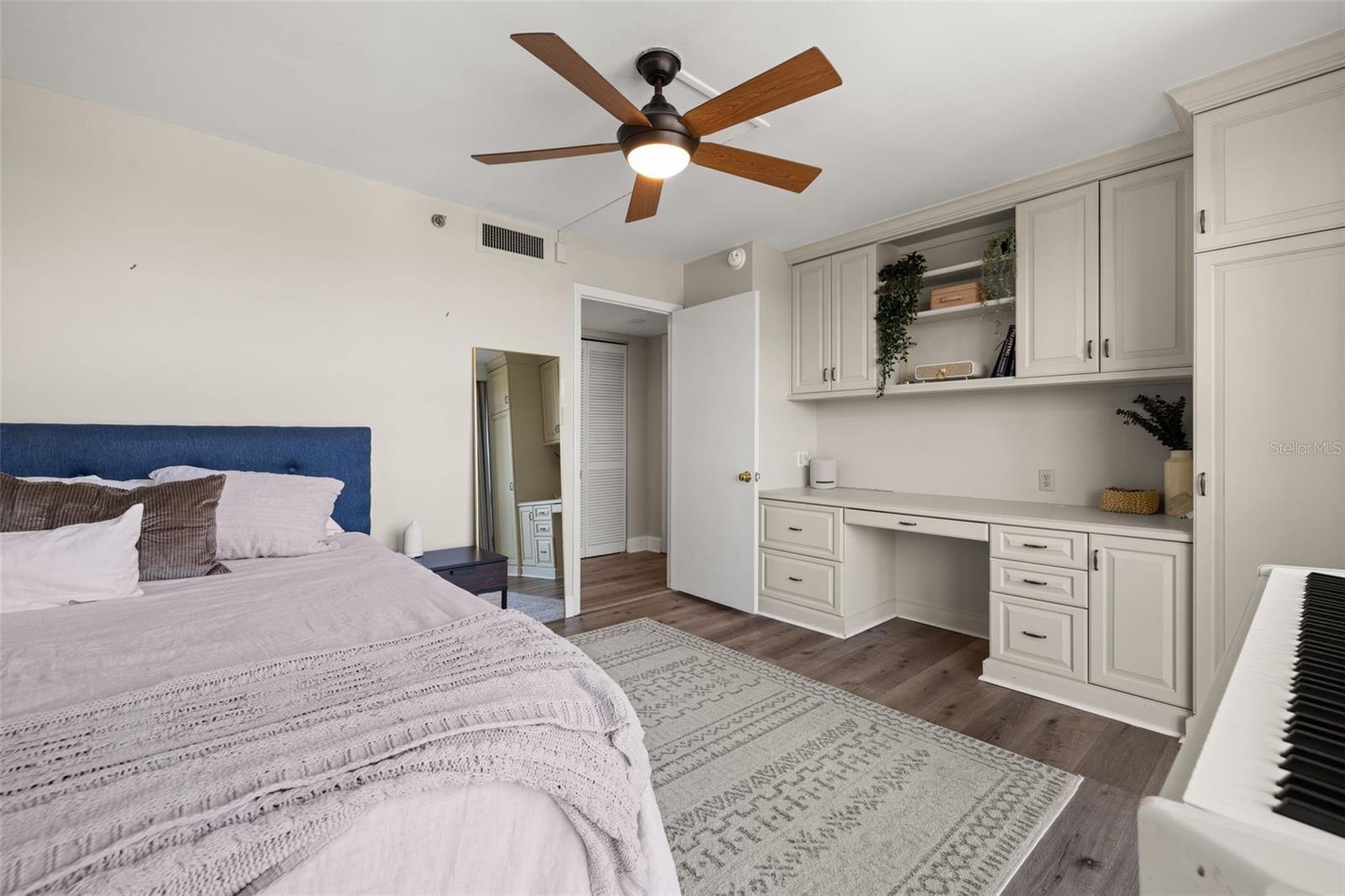 Image 39 of 48 For 3301 Bayshore Boulevard 1510a