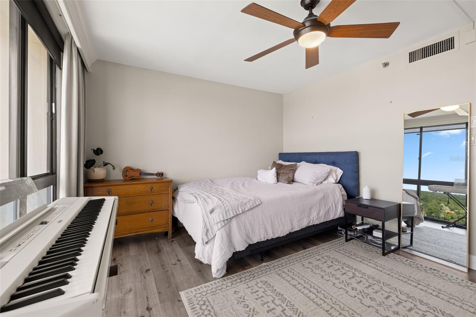 Image 40 of 48 For 3301 Bayshore Boulevard 1510a