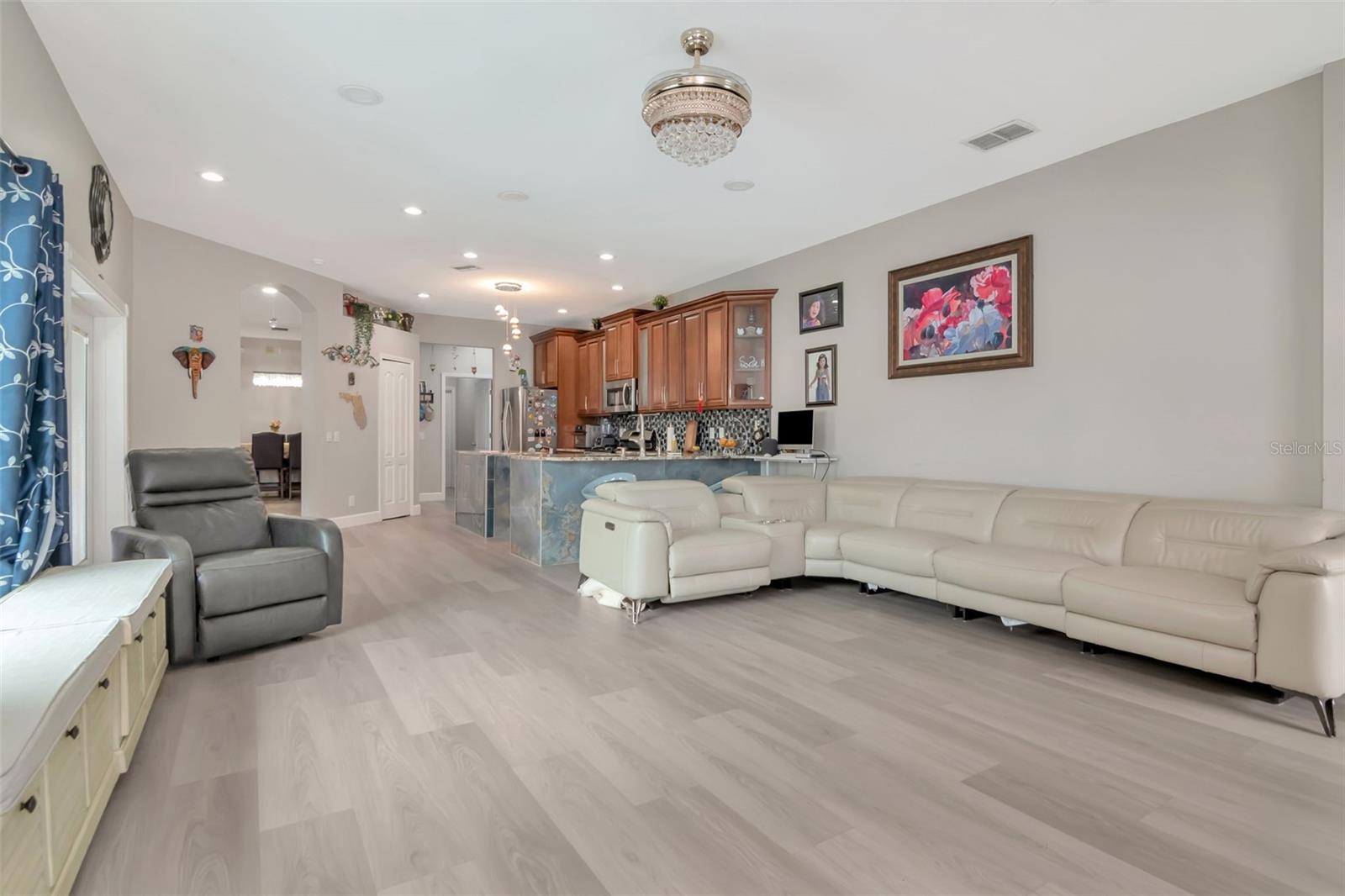 Listing photo id 11 for 11602 Windsorton Way