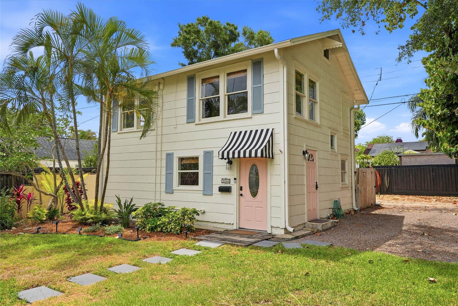 Image 3 of 53 For 2244 8th Avenue N