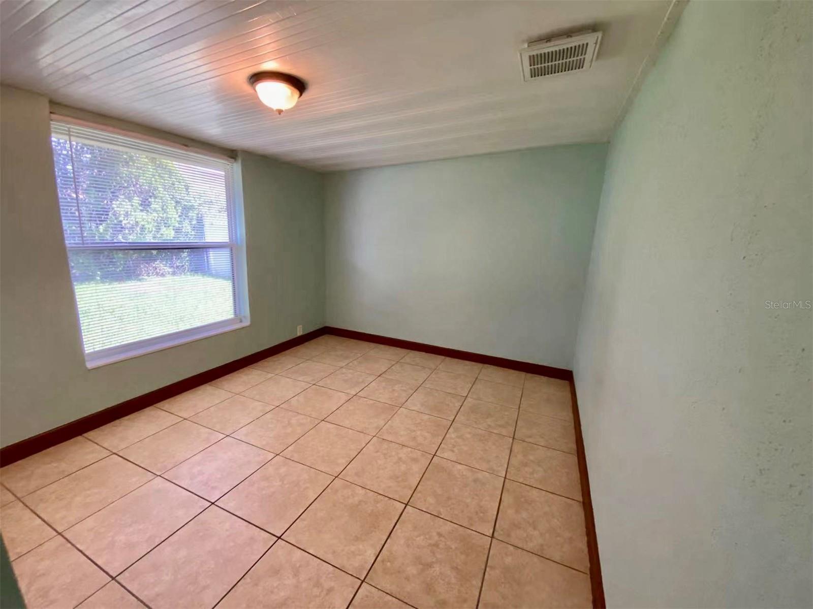 Image 11 of 21 For 135 Coralwood Circle