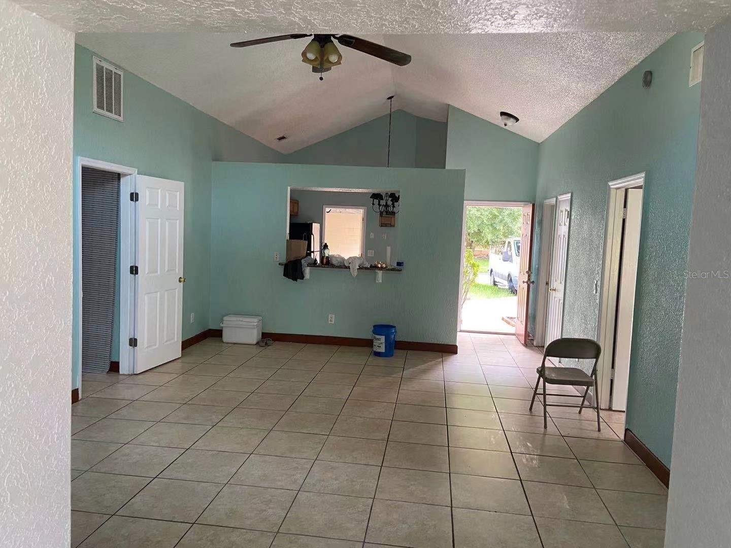 Image 17 of 21 For 135 Coralwood Circle