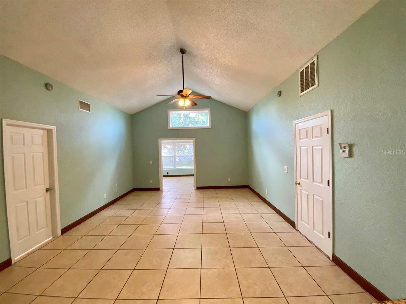 Image 4 of 21 For 135 Coralwood Circle