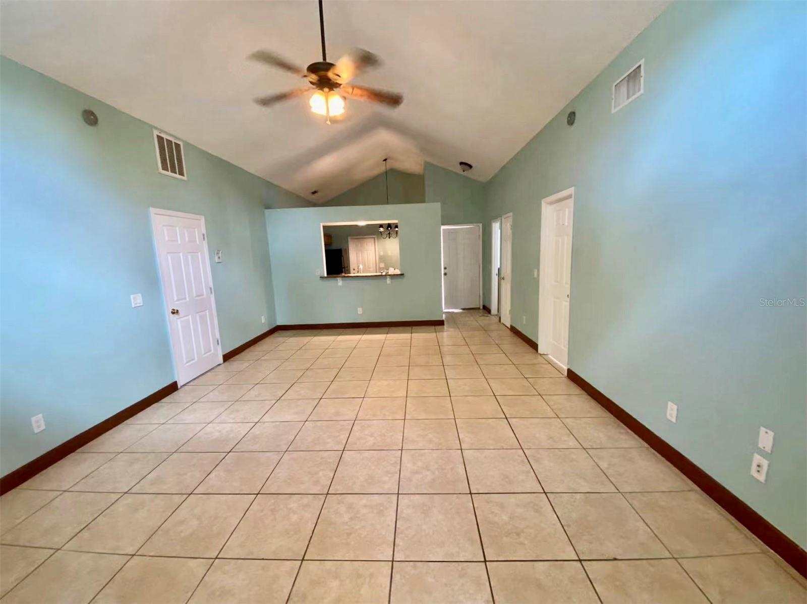 Image 5 of 21 For 135 Coralwood Circle