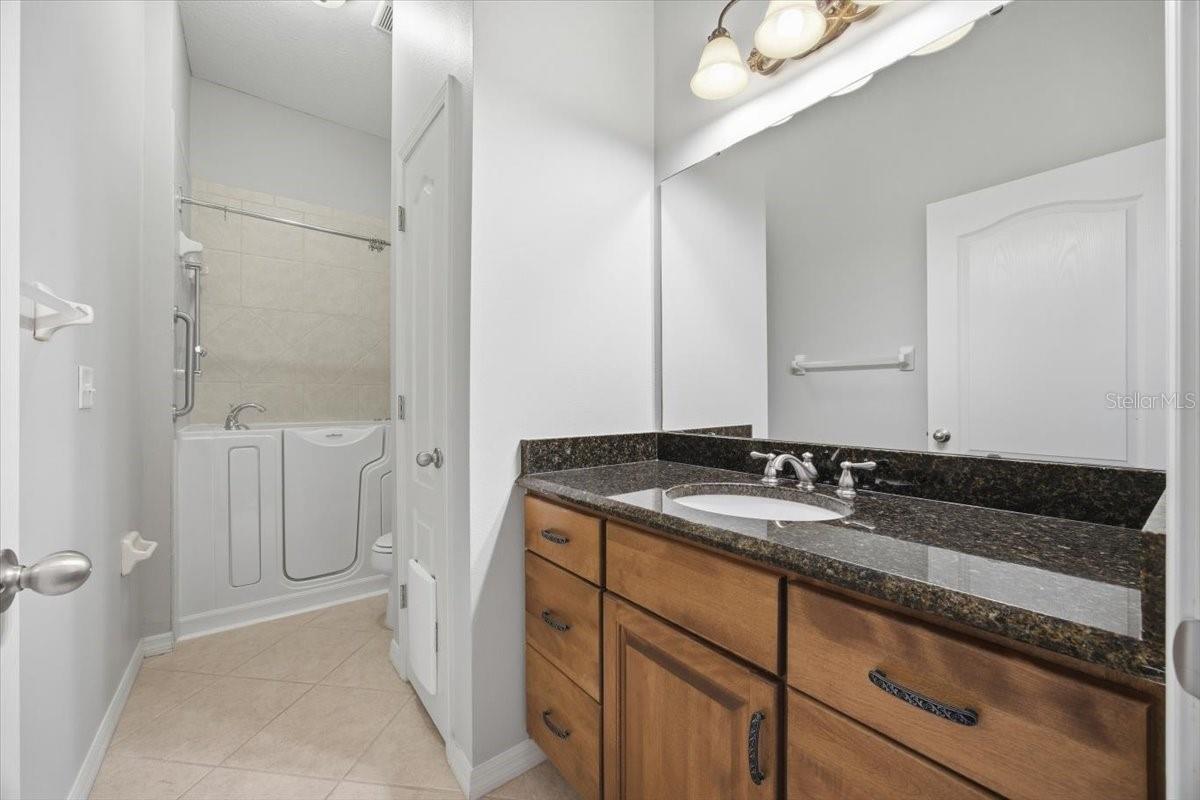 Image 13 of 38 For 713 Whitehall St