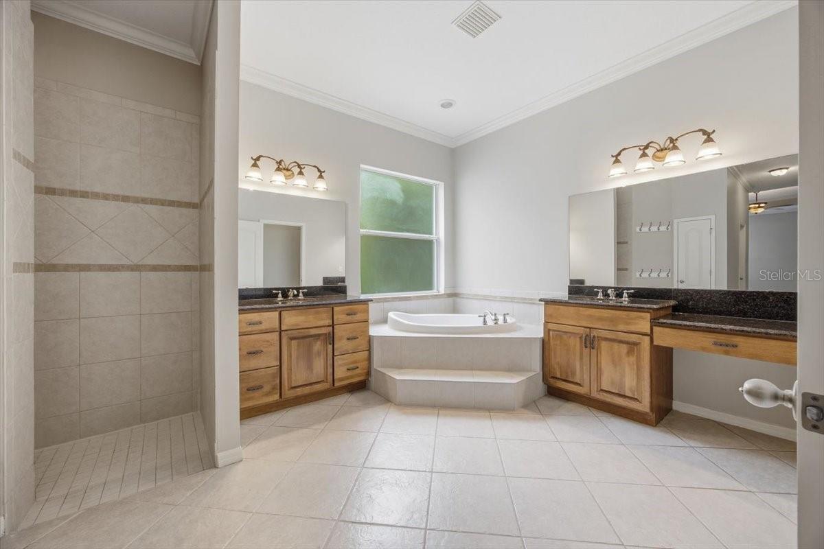 Image 14 of 38 For 713 Whitehall St