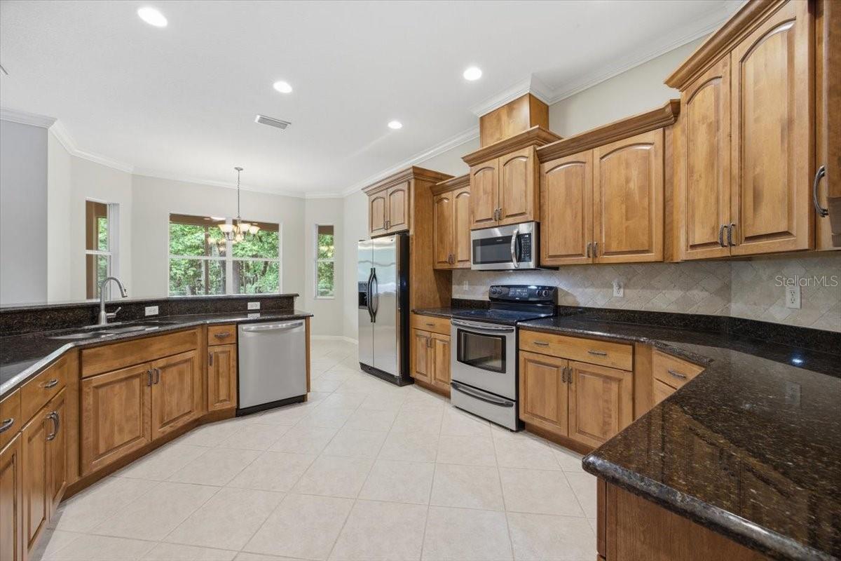 Image 6 of 38 For 713 Whitehall St